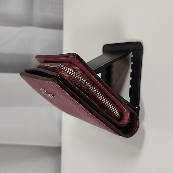 Coach Snap Wallet - Picture 4 of 7